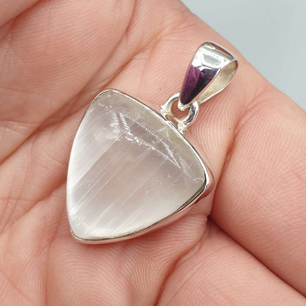 Silver pendant with triangular selenite