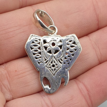 925 Sterling silver elephant pendant set with amethist