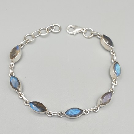 925 Sterling silver bracelet with facet cut labradorite