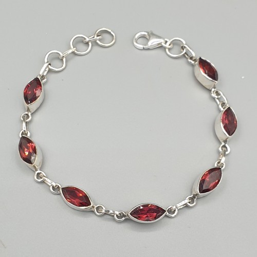 925 Sterlingsilberarmband mit Facettengranate