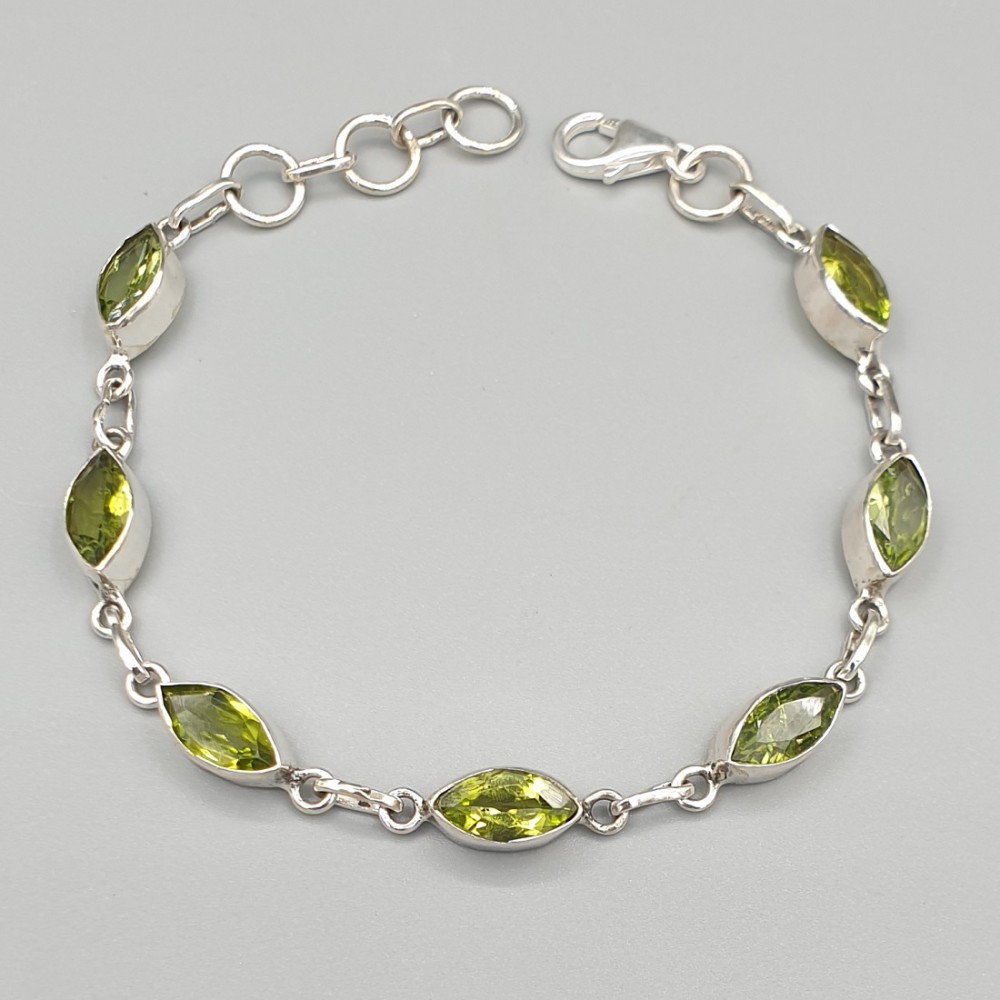 925 Sterlingsilberarmband mit Facettengeschnitten Peridot