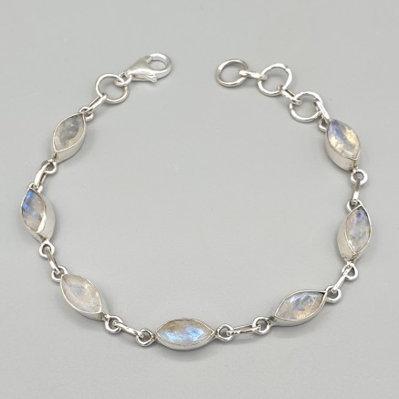 925 Sterling silver bracelet with facet cut moonstone