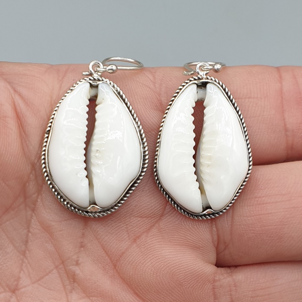 925 Sterling -Silberohrringe mit Cowrie Schelp