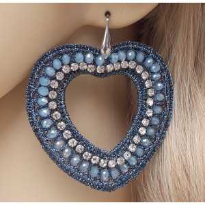 Zilveren oorbellen met harten van zijdedraad en kristallen