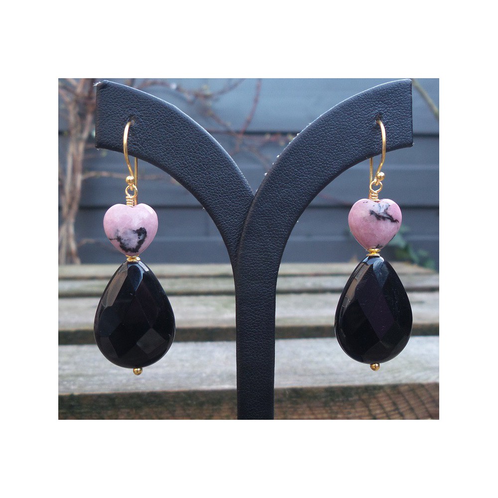 Gilded earrings with black onyx and heart of rhodonite