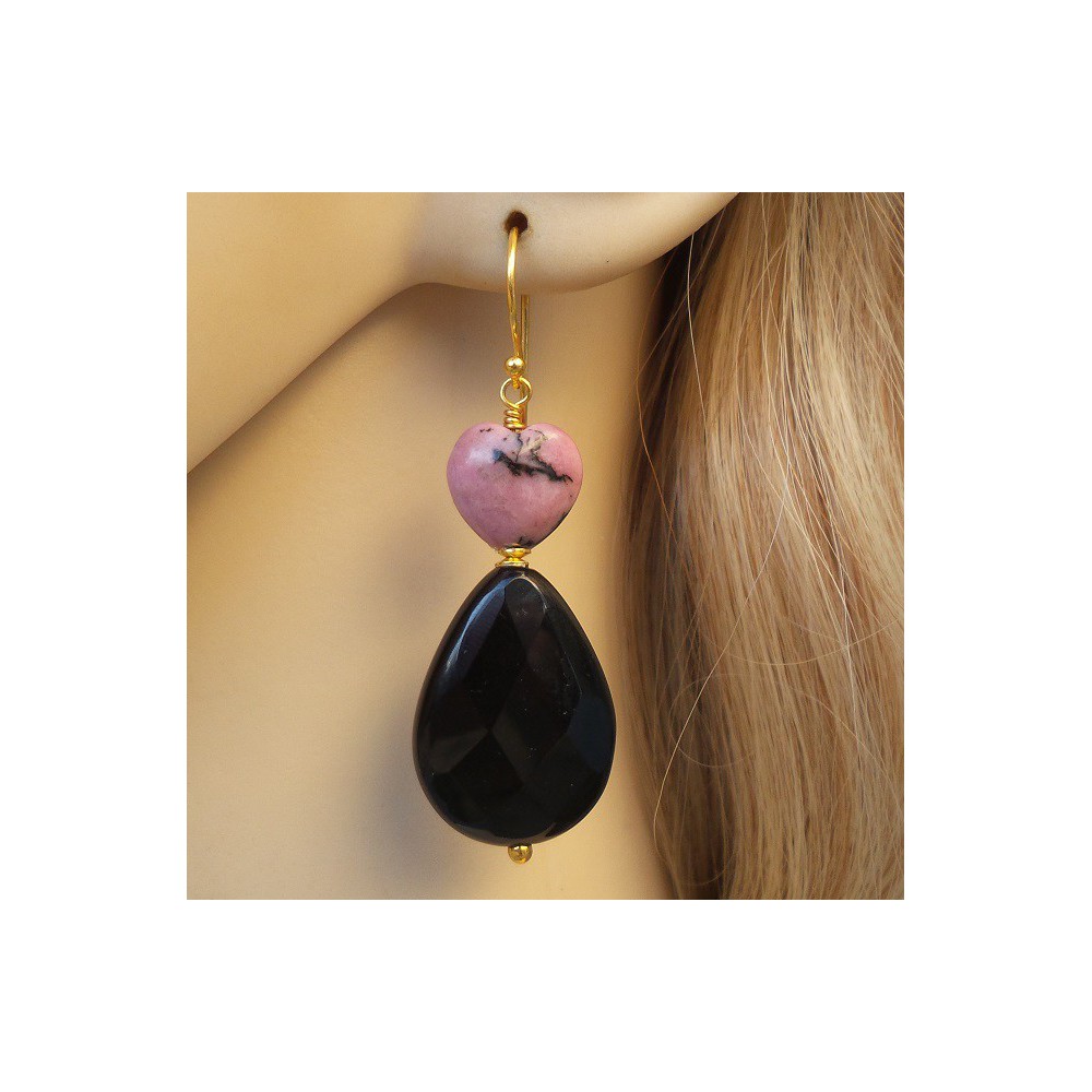 Gilded earrings with black onyx and heart of rhodonite