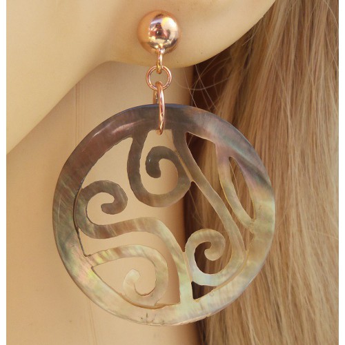 Rosé gilt earrings with round -cut blacklip shell