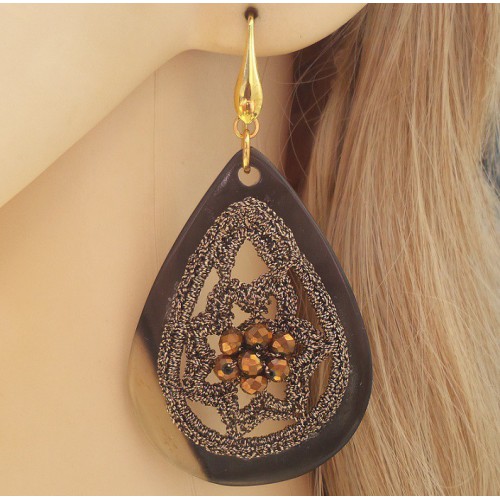 Gilded earrings with buffalo horn and silk wire