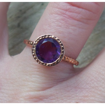 Gilt ring set with round amethyst 16.5 mm