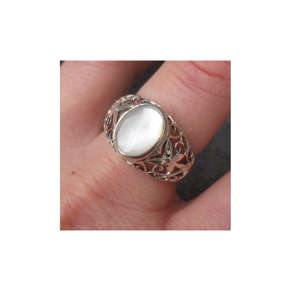 Silver ring set with mother -of -pearl size 19 mm