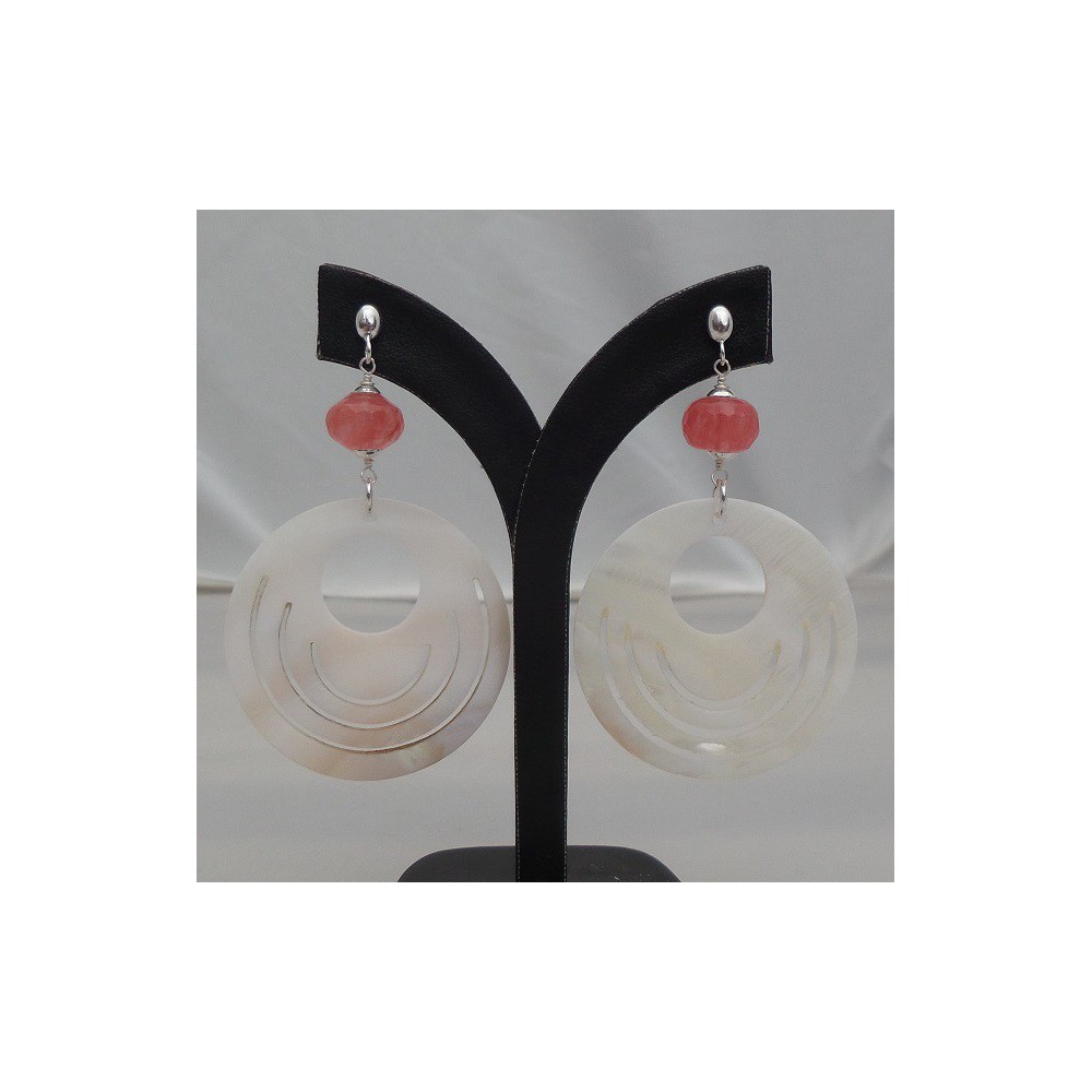 Silver earrings with round mother -of -pearl and cherry quartz