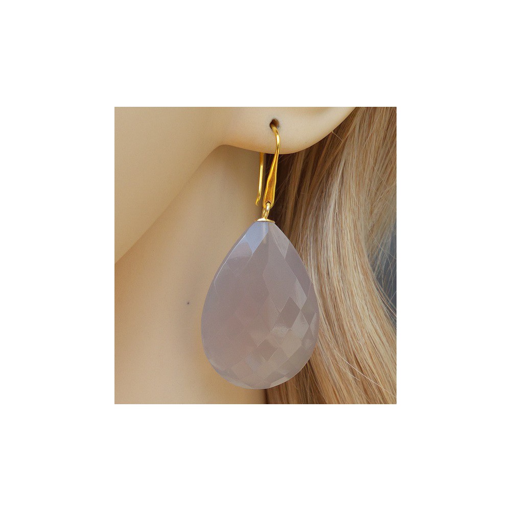 Gilded earrings with large gray chalcedone briolet