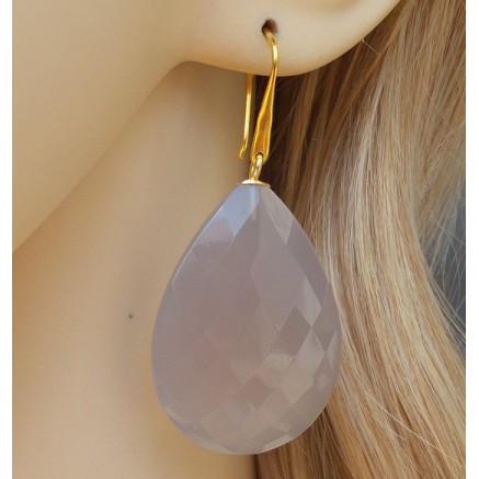 Gilded earrings with large gray chalcedone briolet