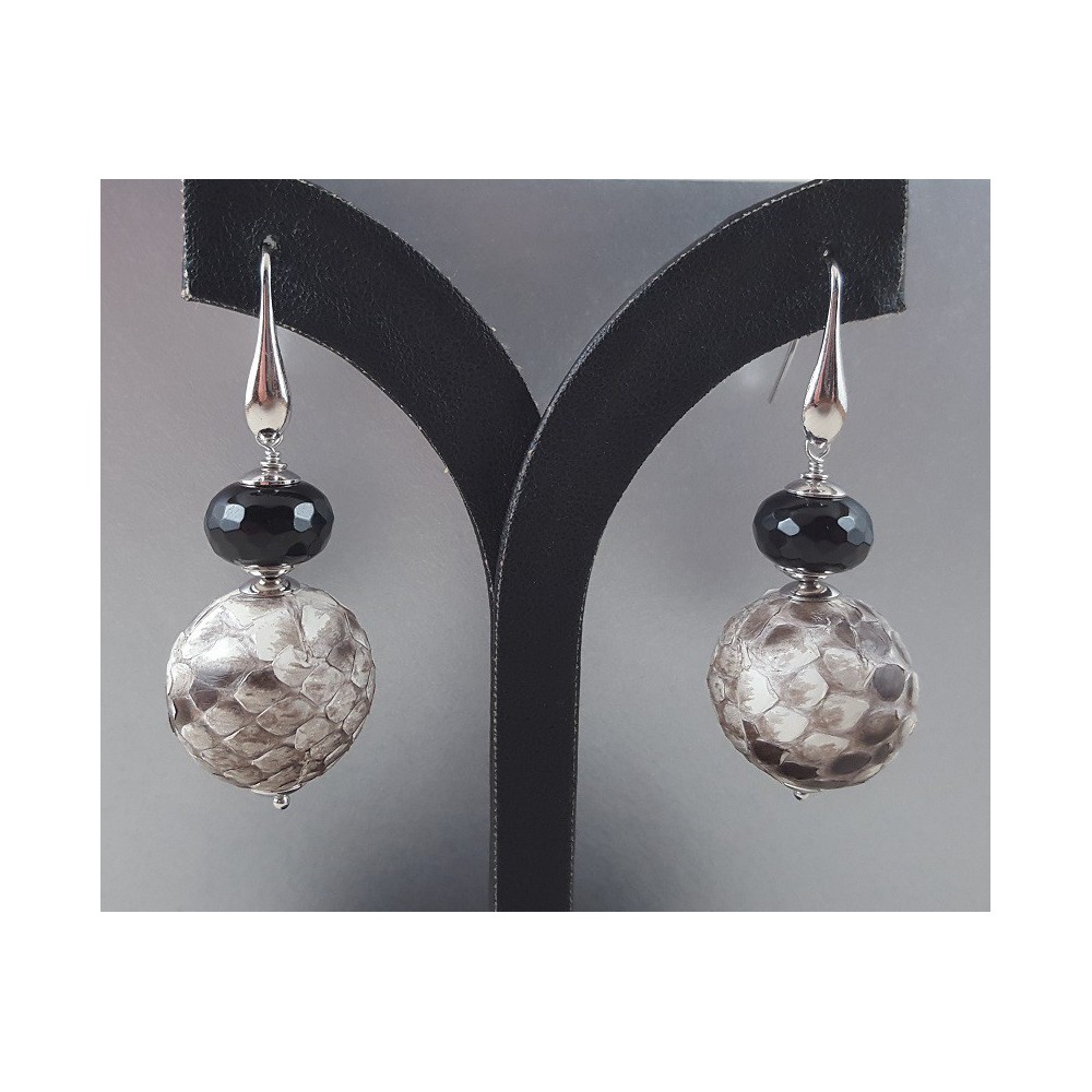 Silver earrings with black Onyx and full of snake leather