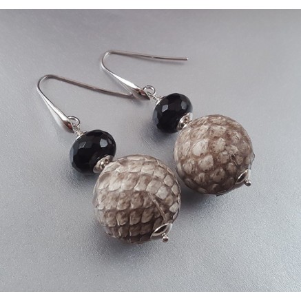 Silver earrings with black Onyx and full of snake leather