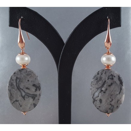 Rosé gilt earrings with oval jasper and freshwater pearl