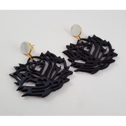 Gilded earrings with pearl and rose of black buffalo horn