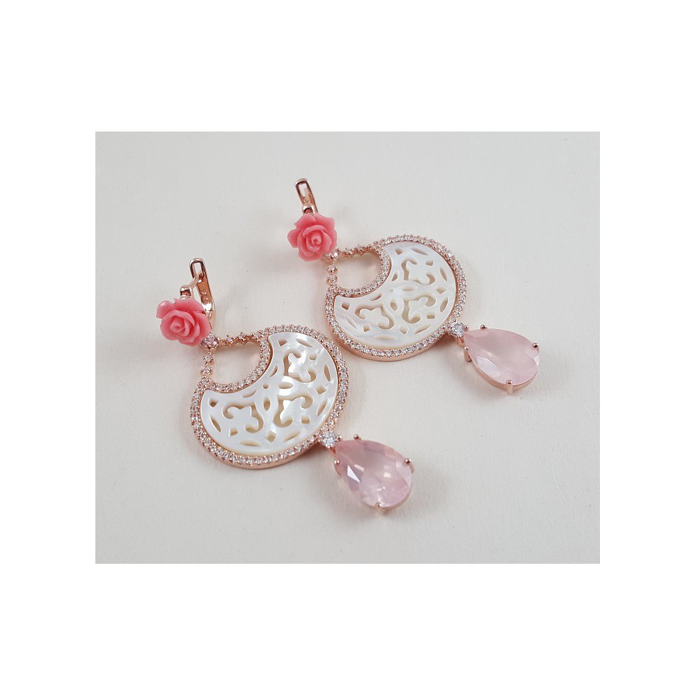 Rosé gilt earrings set with rose quartz, mother -of -pearl and flower