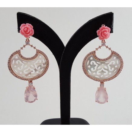 Rosé gilt earrings set with rose quartz, mother -of -pearl and flower