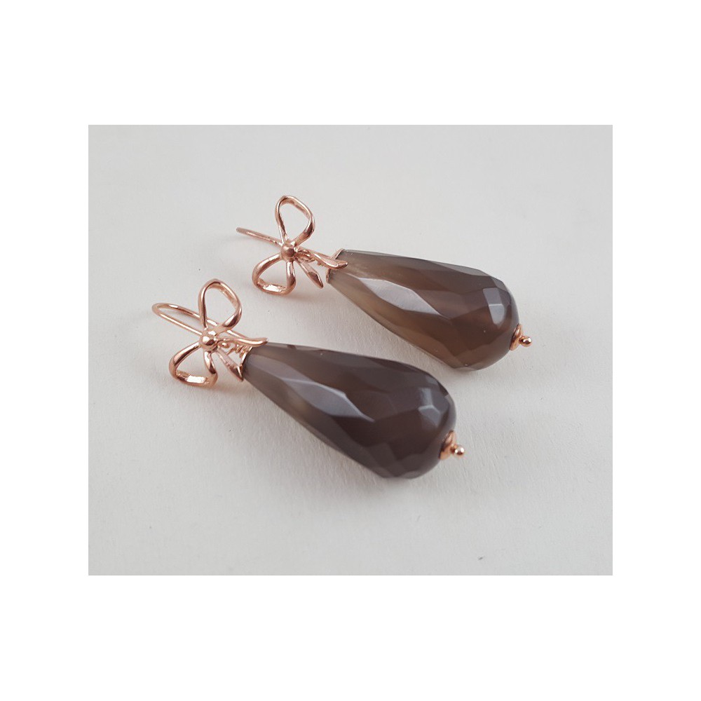 Rosé gilt earrings with large gray agate briolet