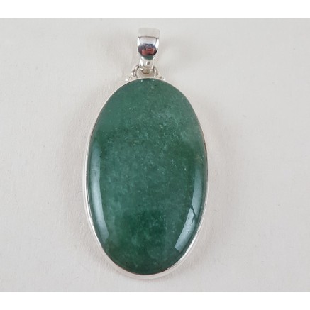 Silver pendant set with large oval Aventurine