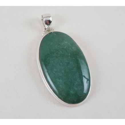 Silver pendant set with large oval Aventurine