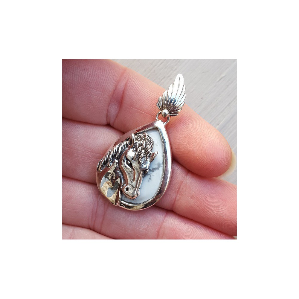 Silver pendant set with Howliet and Silver Horse Head