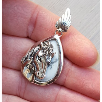 Silver pendant set with Howliet and Silver Horse Head