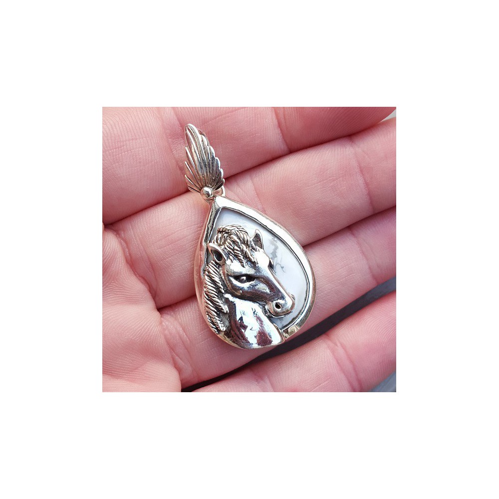 Silver pendant set with Howliet and Silver Horse Head