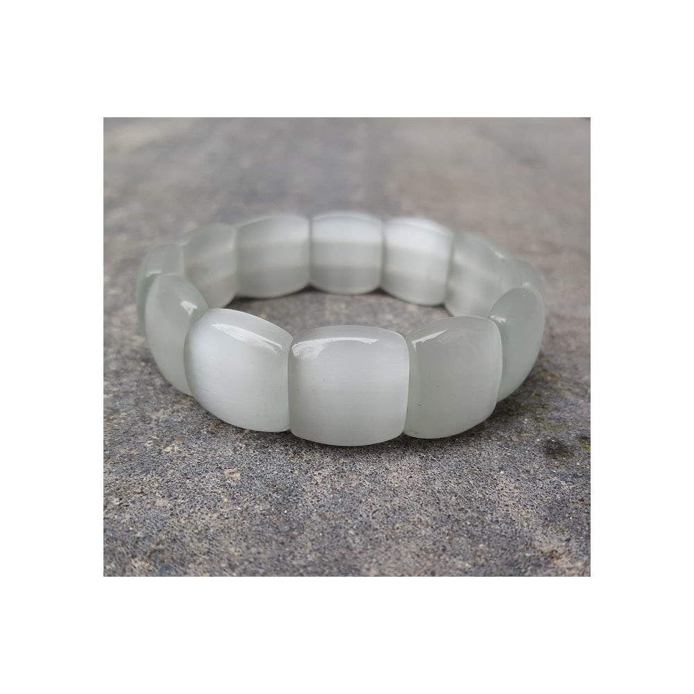 Brede witte Kattenoog strech armband