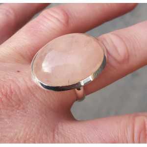 Zilveren ring gezet met cabochon Rozenkwarts 19.7 mm