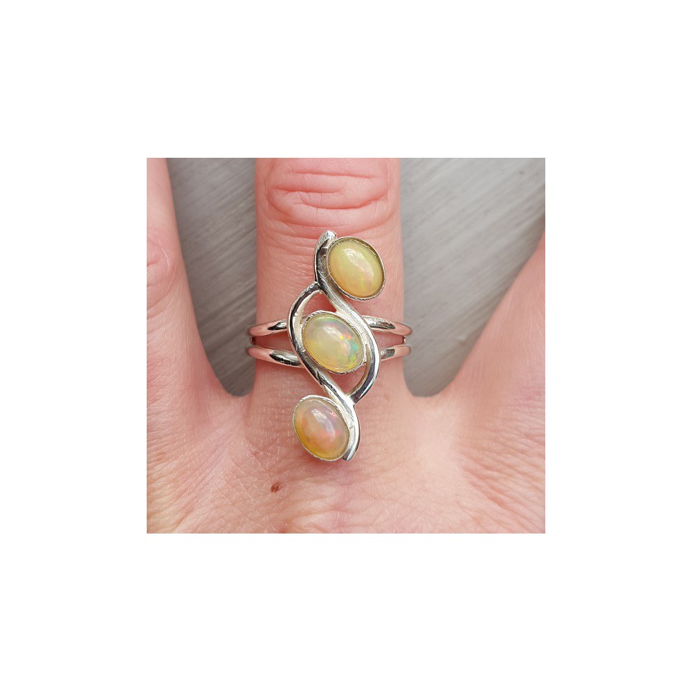 Silver ring set with three ethiopsiche opals 19 mm