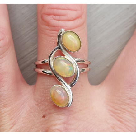 Silver ring set with three ethiopsiche opals 19 mm