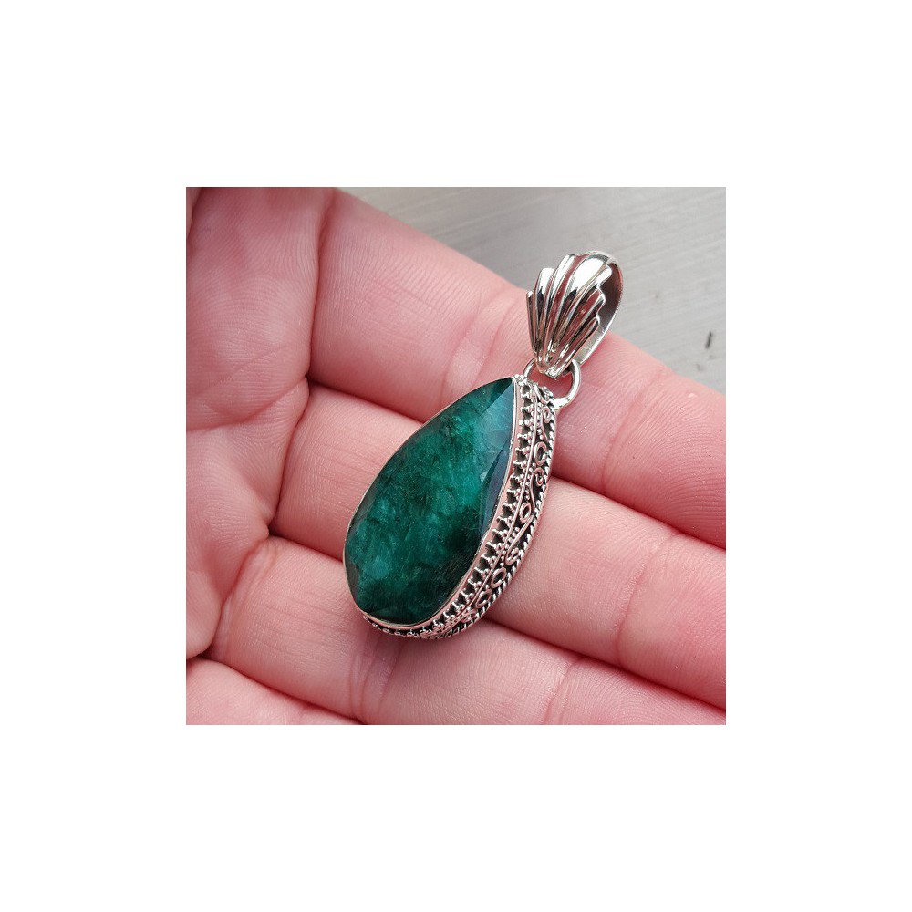 Silver pendant drop -shaped Emerald put in edited setting