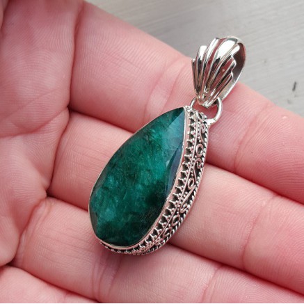 Silver pendant drop -shaped Emerald put in edited setting