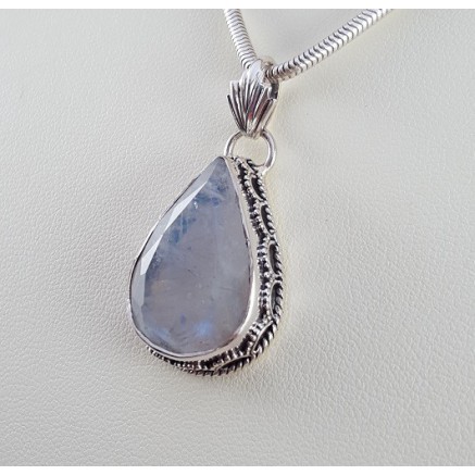 Silver pendant Facet Moonstone Put in edited setting