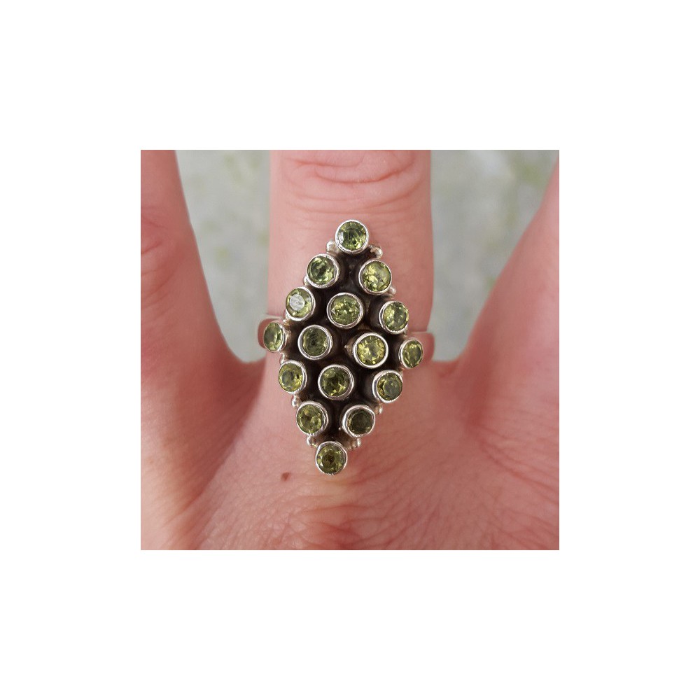 Silver ring set with peridot size 19 mm