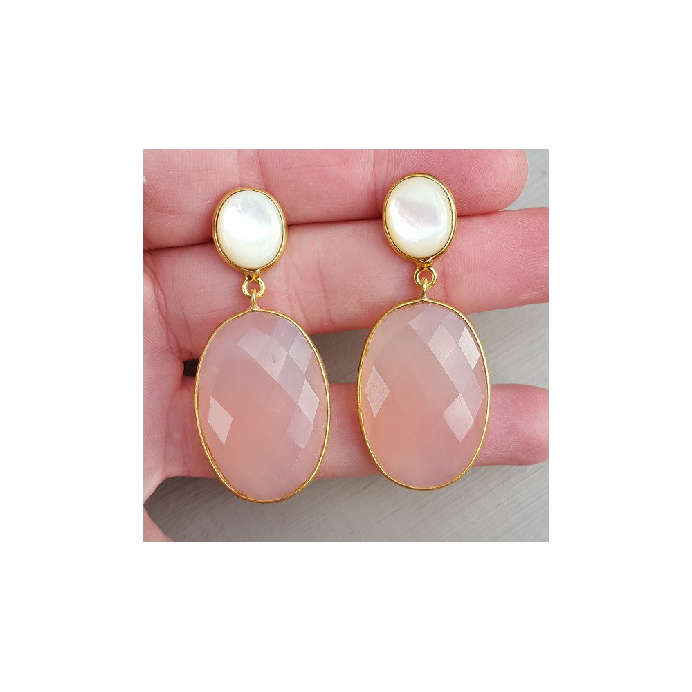 Gold gilded earrings with pink chalcedone and mother -of -pearl