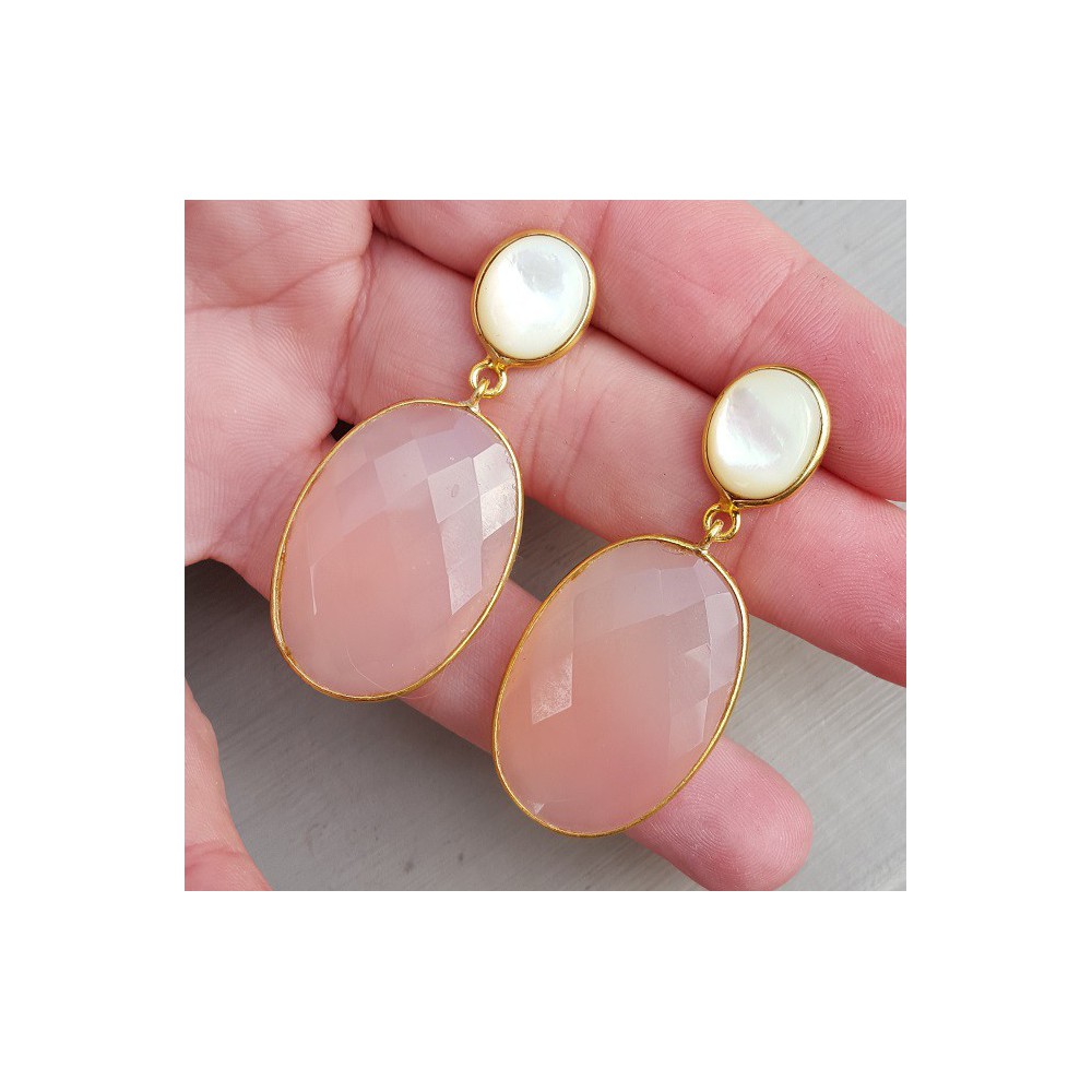 Gold gilded earrings with pink chalcedone and mother -of -pearl