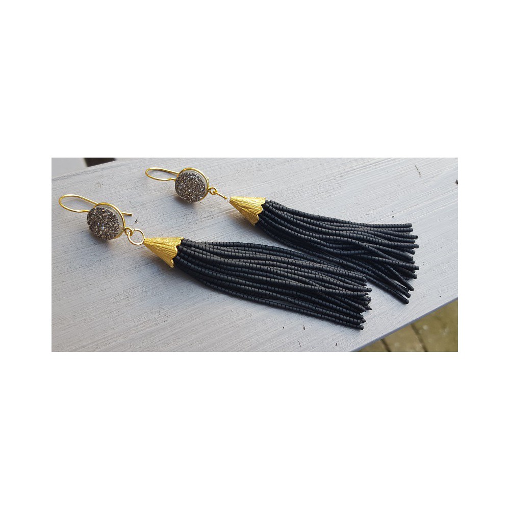 Gilt tassel earrings of black stones and druzy titanium