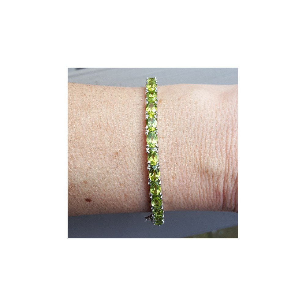 Silver bracelet / bangle with Peridot