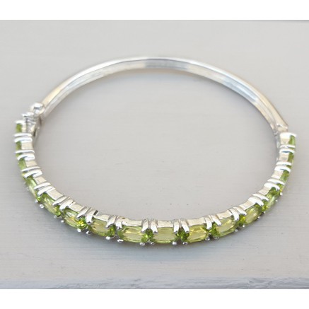 Silver bracelet / bangle with Peridot