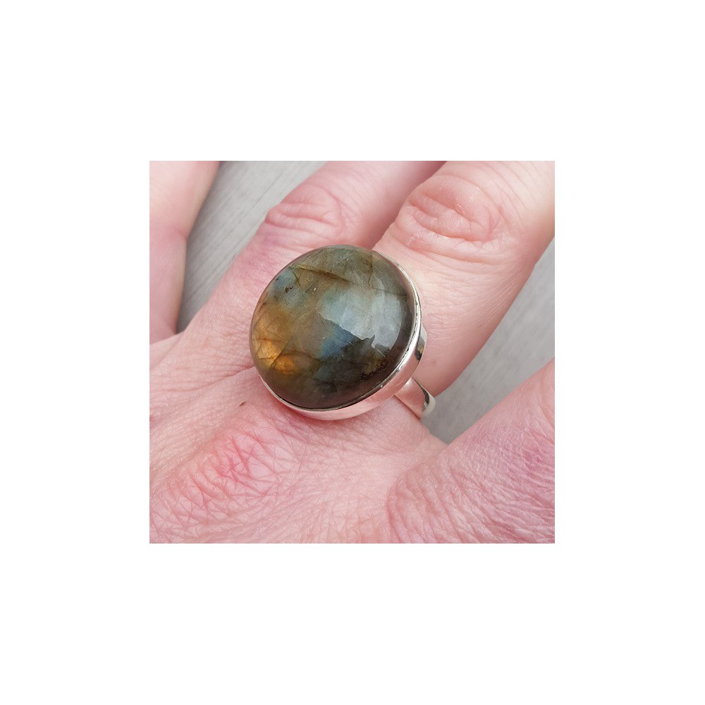 Silver ring set with round Cabochon Labradorite 17.7 mm