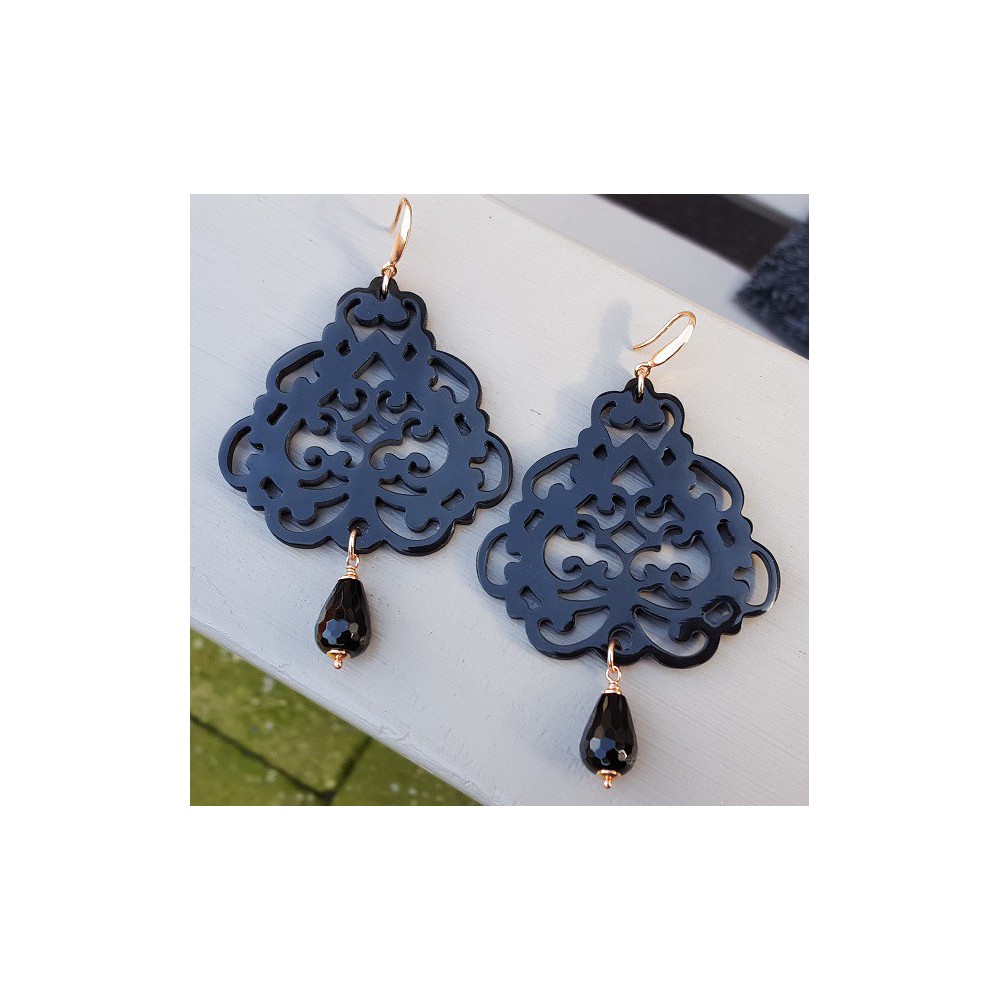 Earrings with black -cut buffalohoorn and Onyx Briolet