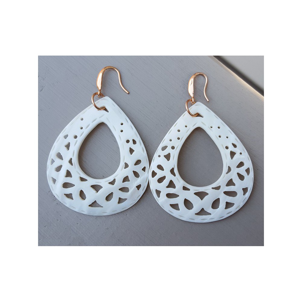 Earrings large drop -shaped carved shell