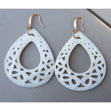 Earrings large drop -shaped carved shell