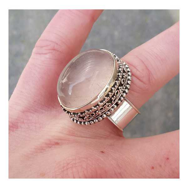 Silber-ring mit ovalem Rosenquarz und geschnitzten Kopf 18 mm